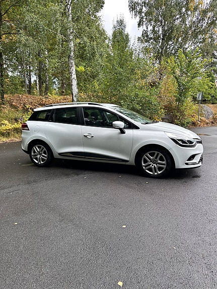 Renault Clio 2 of 10