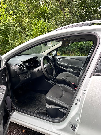 Renault Clio 8 of 10