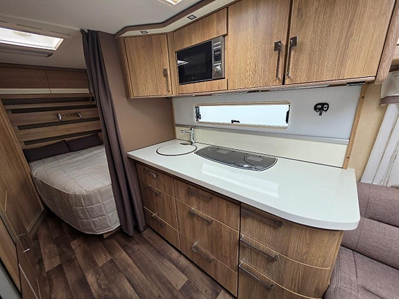 Kabe SMARAGD 520 XL Dubbelbädd Smal resevagn 6 of 13