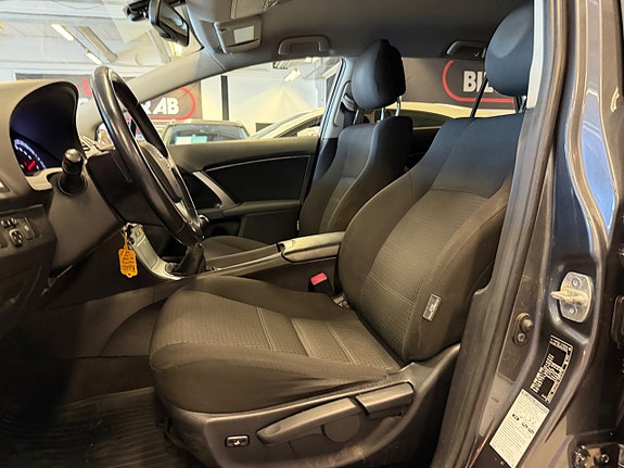Toyota Avensis 16 of 27