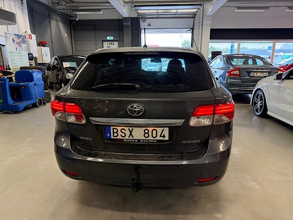 Toyota Avensis 5 of 12