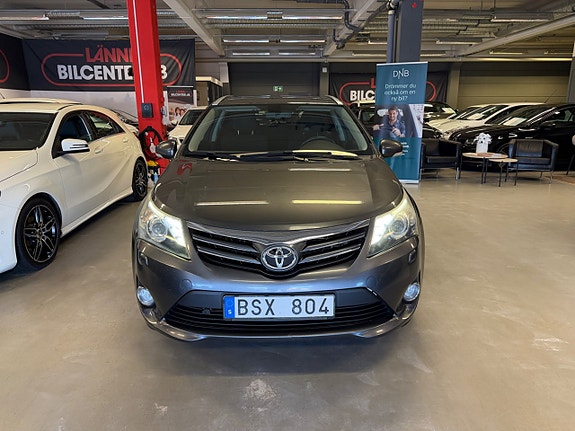 Toyota Avensis 3 of 27