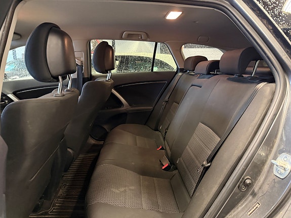 Toyota Avensis 12 of 12