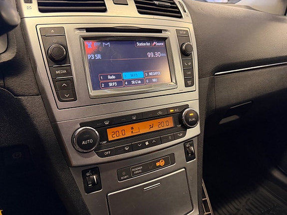 Toyota Avensis 13 of 27