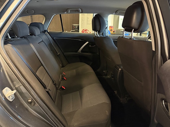Toyota Avensis 25 of 27