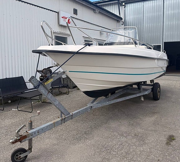 Uttern 5202 2002 + Mercury 80hk 2024 50h