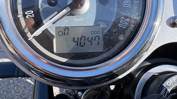 Triumph BONNEVILLE T100 3 of 3