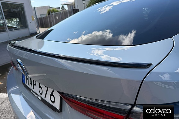 BMW i4 12 of 18
