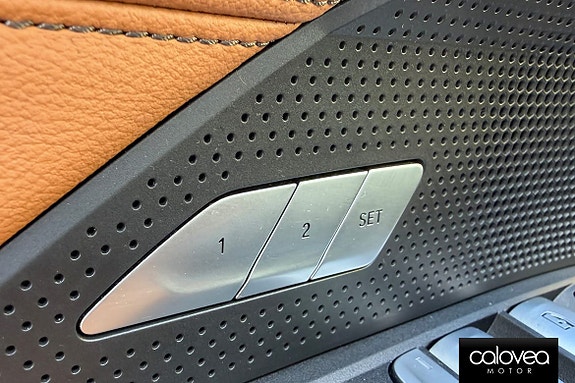 BMW i4 16 of 18