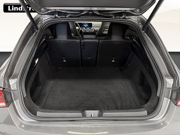 Mercedes-Benz CLA200 12 of 19