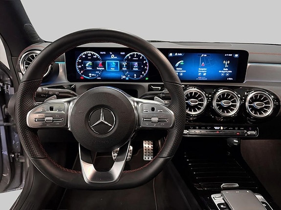 Mercedes-Benz CLA200 14 of 19
