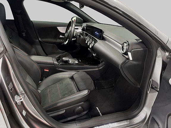 Mercedes-Benz CLA200 9 of 19