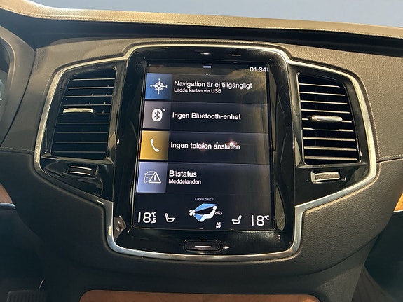 Volvo XC90 16 of 27