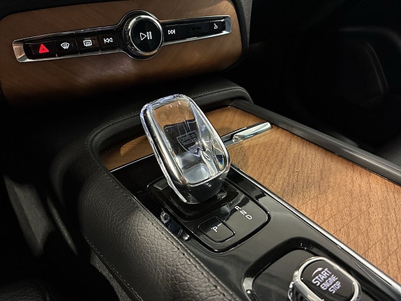 Volvo XC90 24 of 27