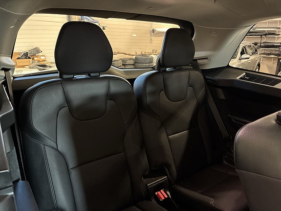 Volvo XC90 17 of 27
