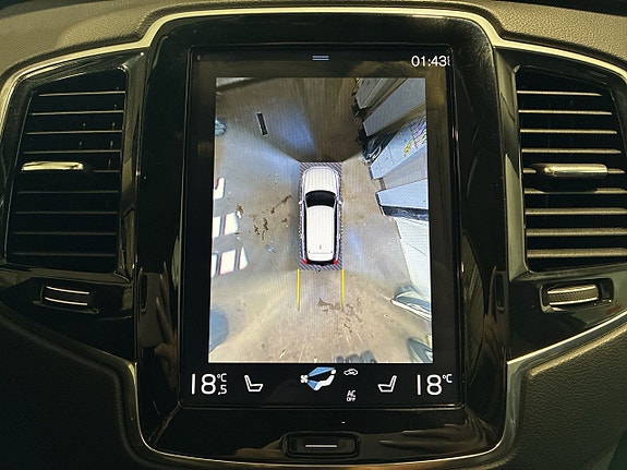 Volvo XC90 25 of 27