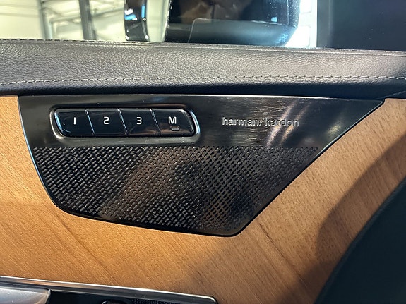 Volvo XC90 23 of 27