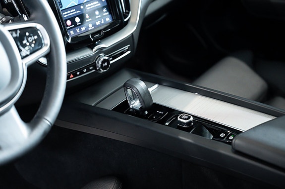 Volvo XC60 17 of 30