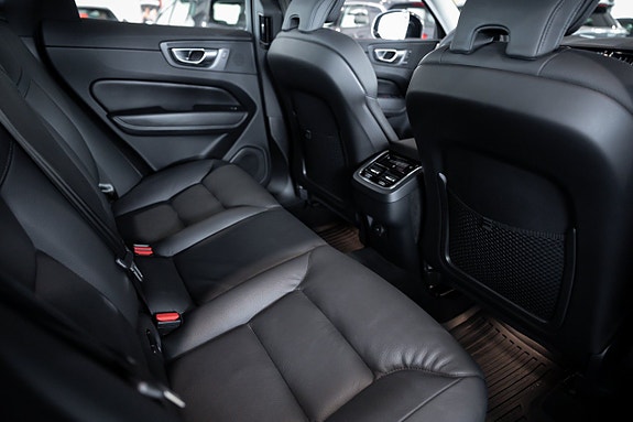 Volvo XC60 27 of 30