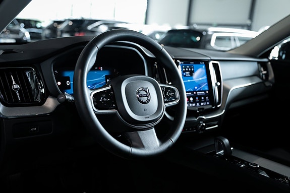Volvo XC60 16 of 30