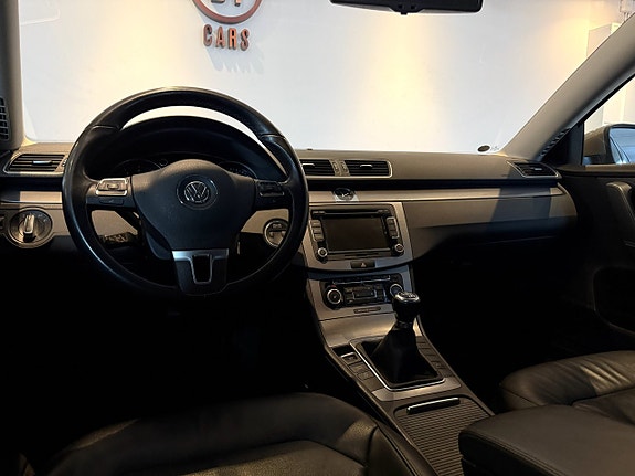 Volkswagen Passat 11 of 20
