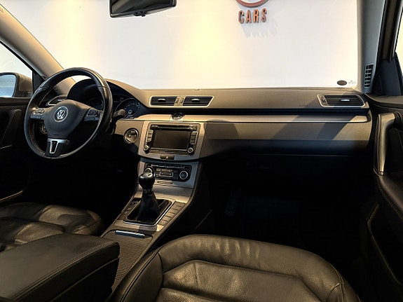 Volkswagen Passat 12 of 20