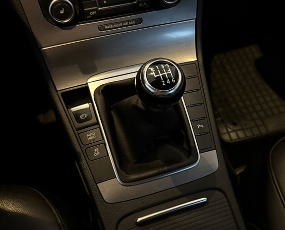 Volkswagen Passat 17 of 20