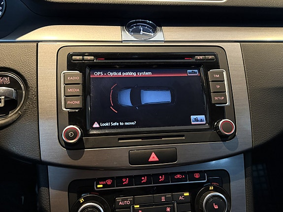 Volkswagen Passat 15 of 20