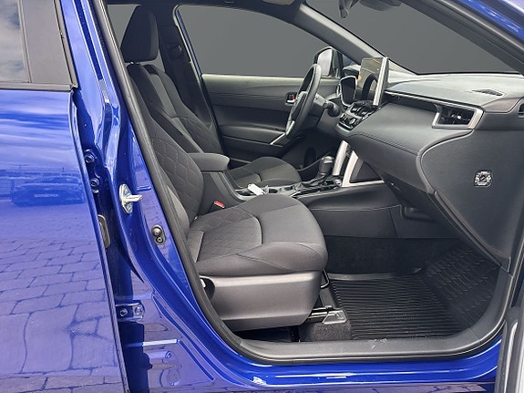 Toyota Corolla Cross 8 of 14
