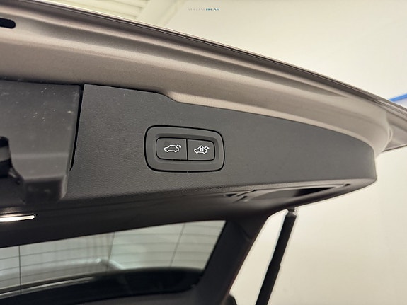 Volvo V60 Cross Country 16 of 25