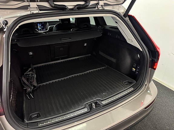 Volvo V60 Cross Country 14 of 25