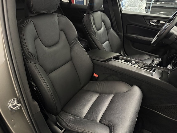 Volvo V60 Cross Country 21 of 25
