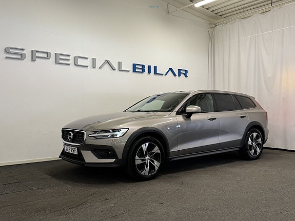 Volvo V60 Cross Country 23 of 25