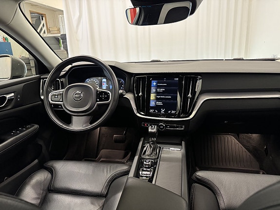 Volvo V60 Cross Country 19 of 25