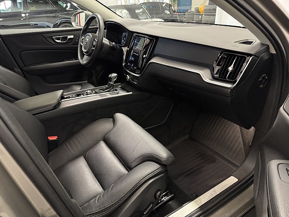 Volvo V60 Cross Country 20 of 25