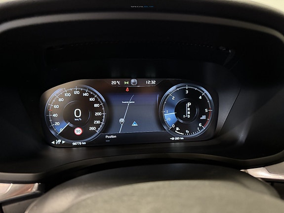 Volvo V60 Cross Country 11 of 25