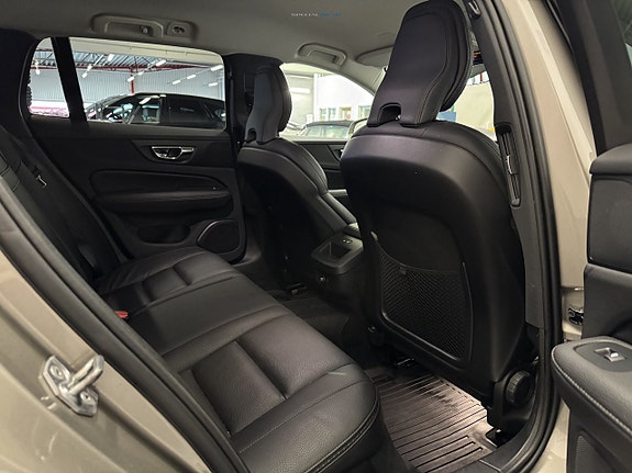 Volvo V60 Cross Country 17 of 25
