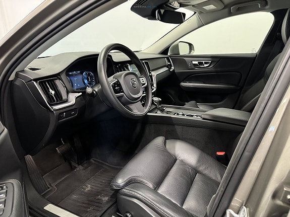 Volvo V60 Cross Country 4 of 25