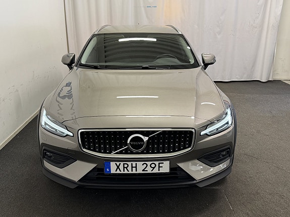 Volvo V60 Cross Country 22 of 25