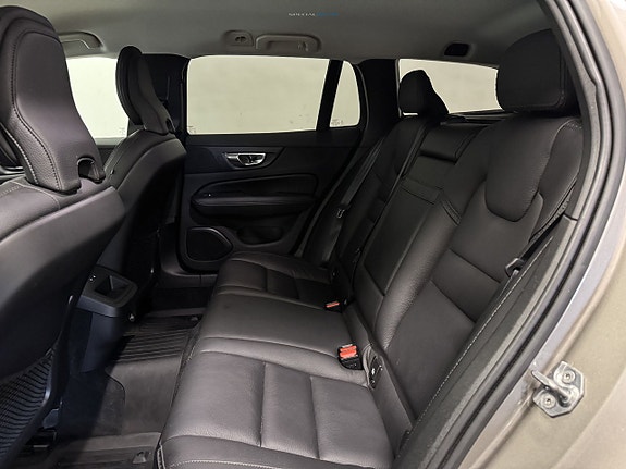 Volvo V60 Cross Country 13 of 25