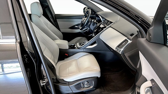 Jaguar E-PACE 3 of 25