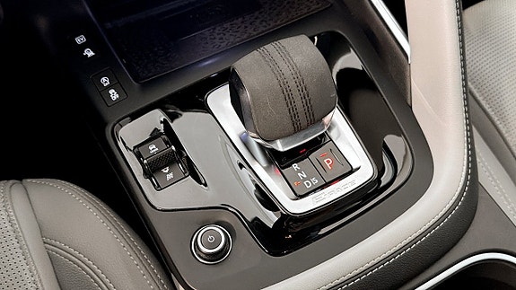 Jaguar E-PACE 19 of 25