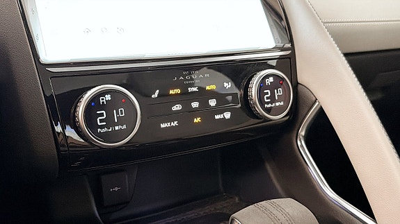 Jaguar E-PACE 17 of 25