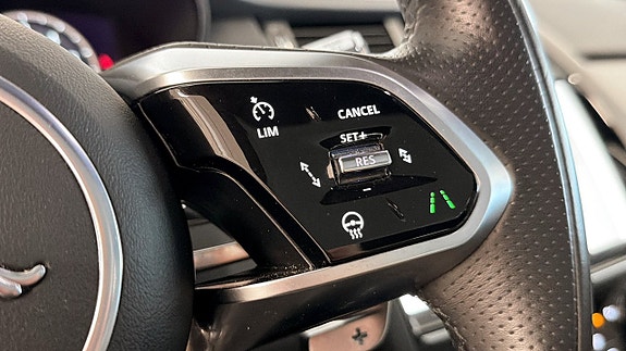Jaguar E-PACE 20 of 25