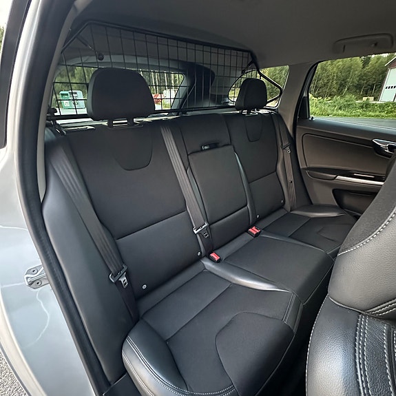 Volvo XC60 12 of 12