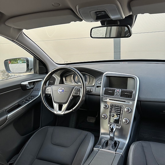 Volvo XC60 10 of 12