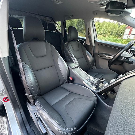 Volvo XC60 11 of 12