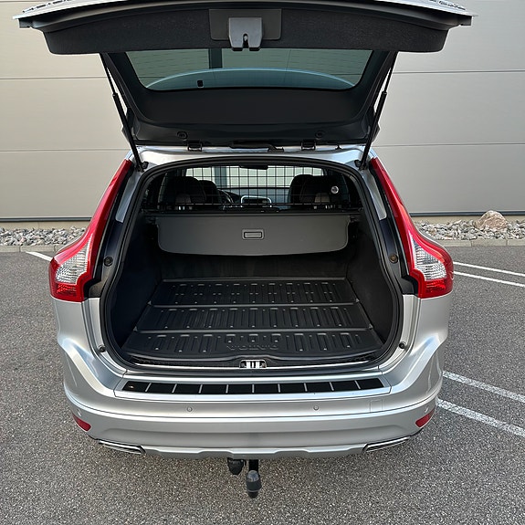 Volvo XC60 9 of 12