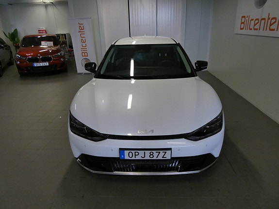 Kia EV6 8 of 22