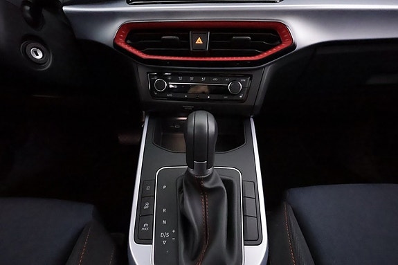 Seat Arona 12 of 27